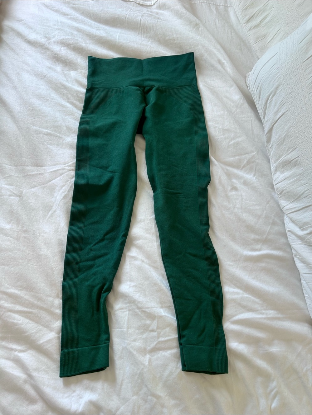 Set Active High-Waist Green Ribbed Leggings + Sports Bra